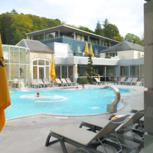 Piscine extérieure du Château des Thermes